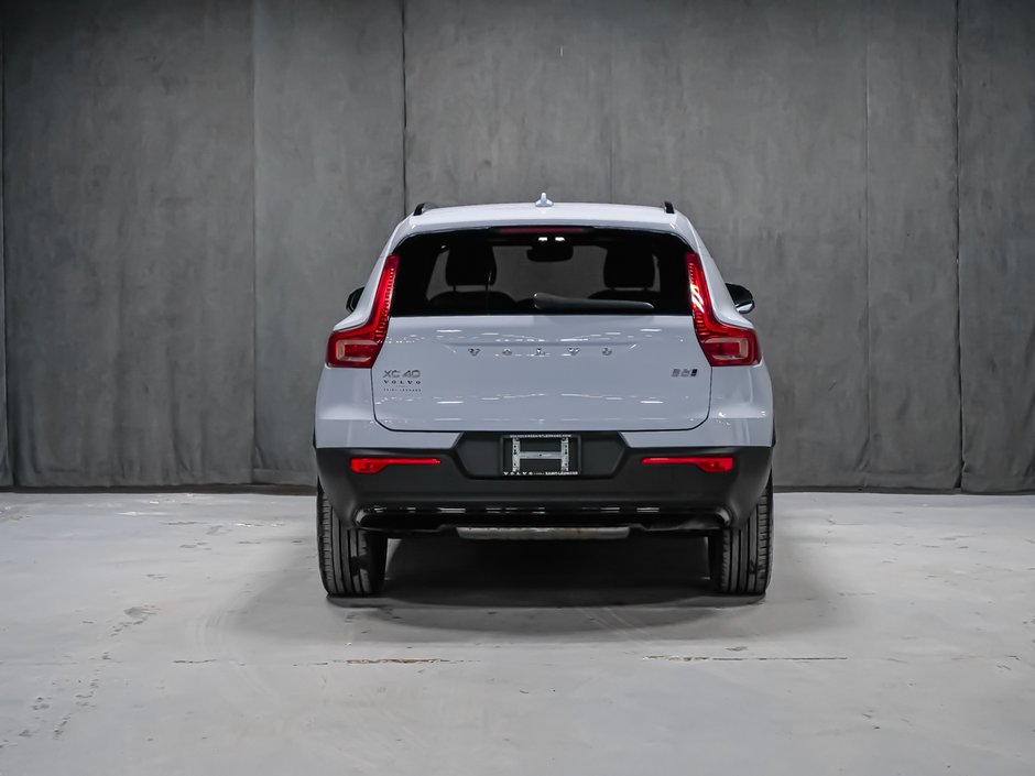 Volvo XC40 B5 ULTIMATE DARK 2024-5