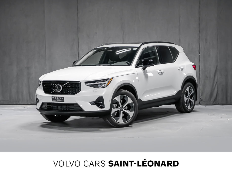 Volvo XC40 Plus Dark 2025-0