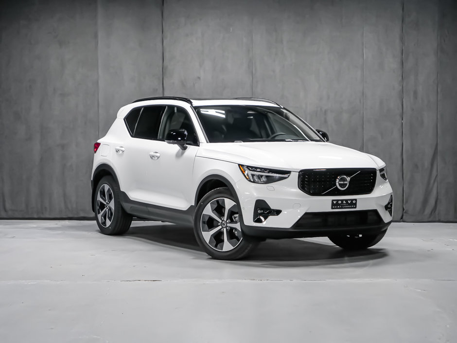 Volvo XC40 Plus Dark 2025-1