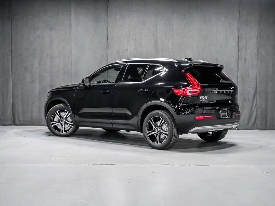 Volvo XC40 Core Bright Theme 2025-2