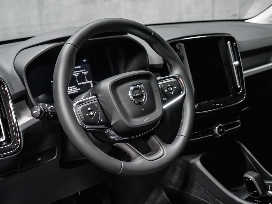 Volvo XC40 Core Bright Theme 2025-7