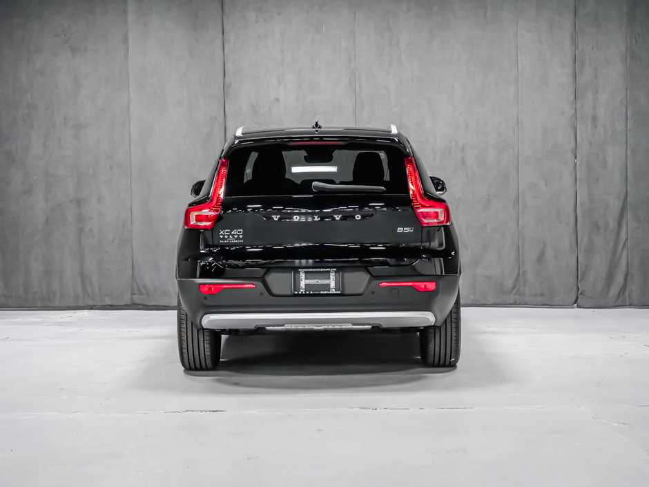 Volvo XC40 Core Bright Theme 2025-5