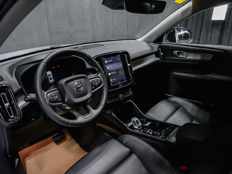2025 Volvo XC40 B5 PLUS DARK CLIMATE-6