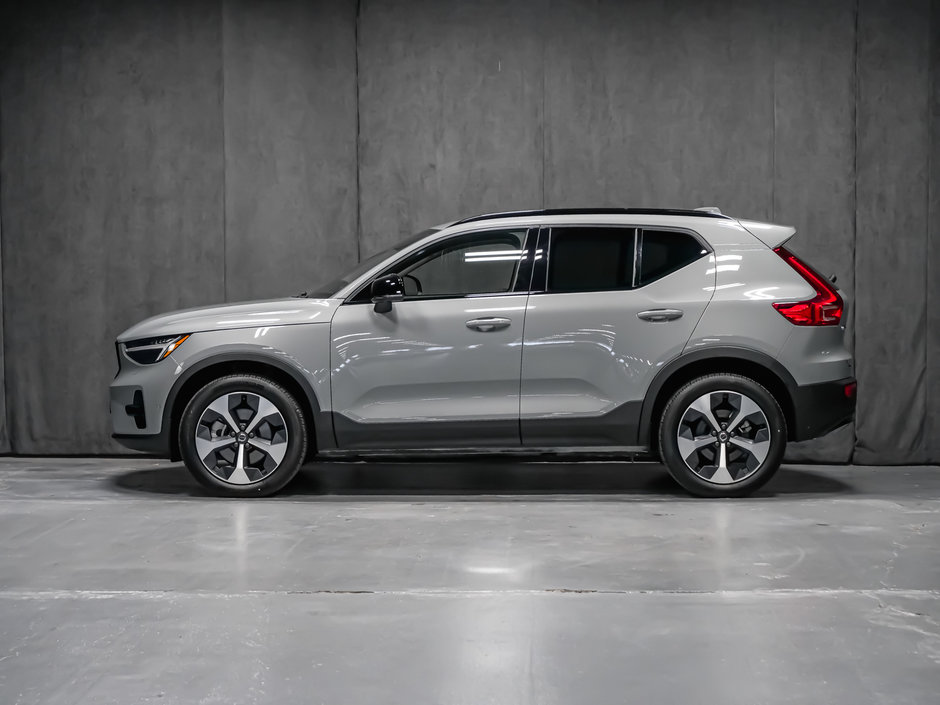Volvo XC40 B5 PLUS DARK 2025-4