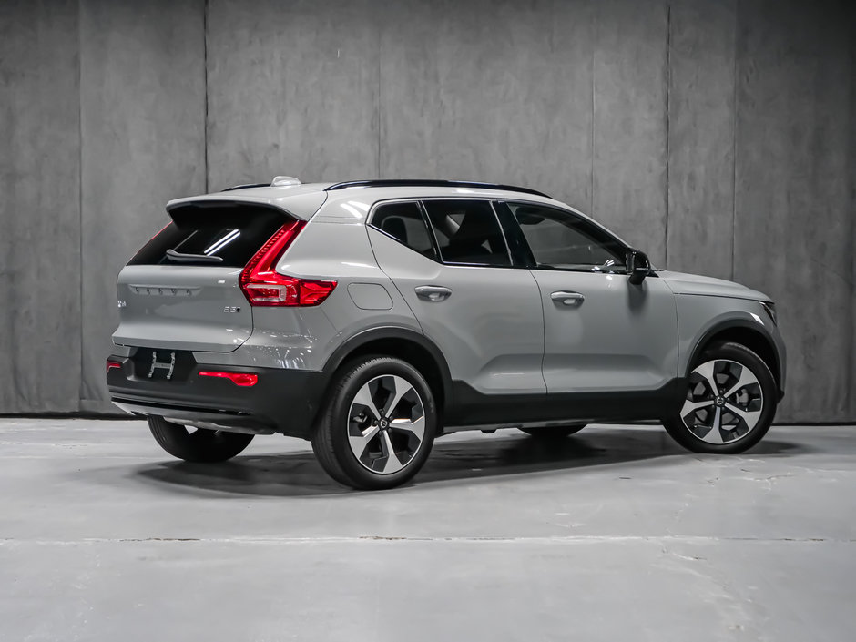Volvo XC40 B5 PLUS DARK 2025-2