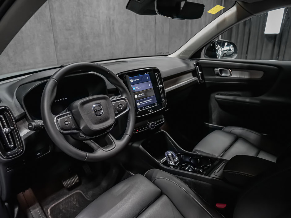 Volvo XC40 B5 PLUS DARK 2025-7