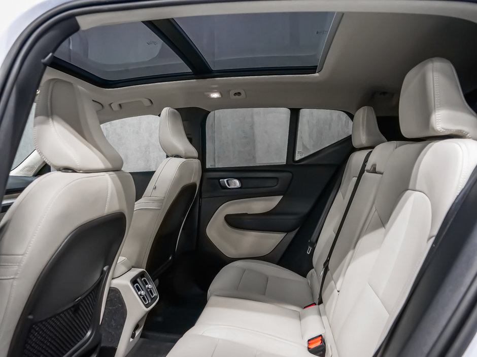 2025 Volvo XC40 B5 PLUS DARK CLIMATE-15