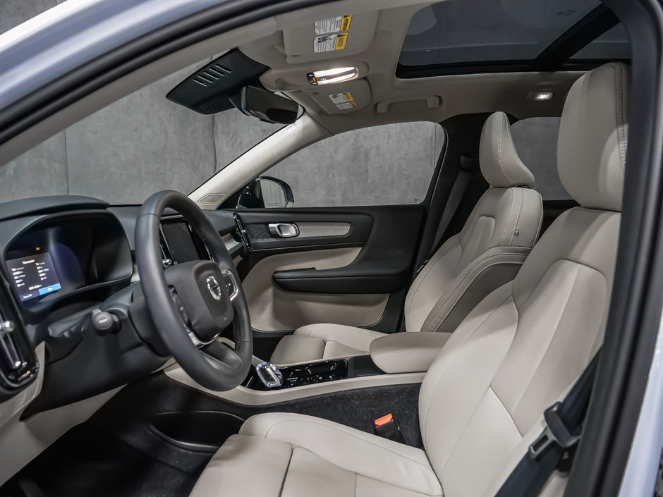 2025 Volvo XC40 B5 PLUS DARK CLIMATE-14