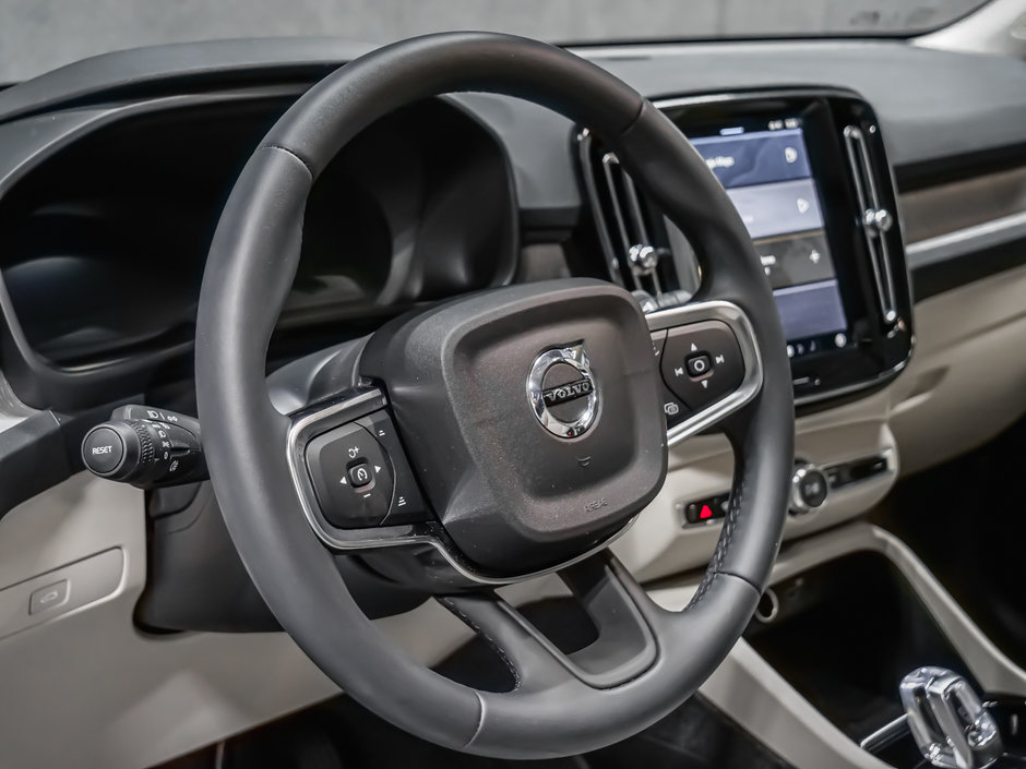 2025 Volvo XC40 B5 PLUS DARK CLIMATE-10