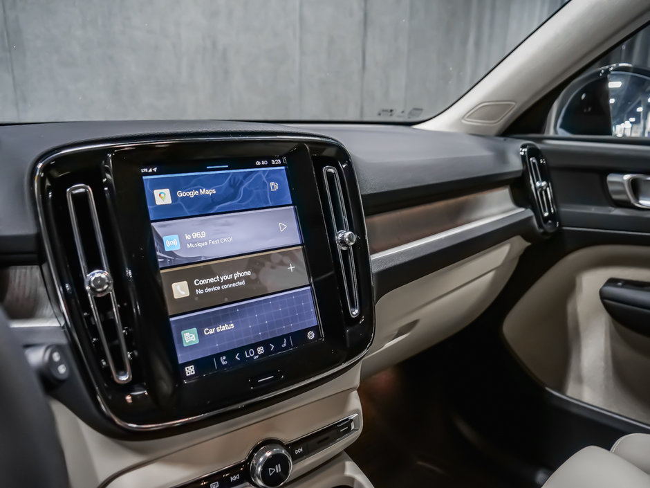 2025 Volvo XC40 B5 PLUS DARK CLIMATE-11