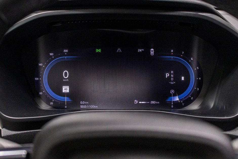 2025 Volvo XC40 B5 PLUS DARK CLIMATE-19