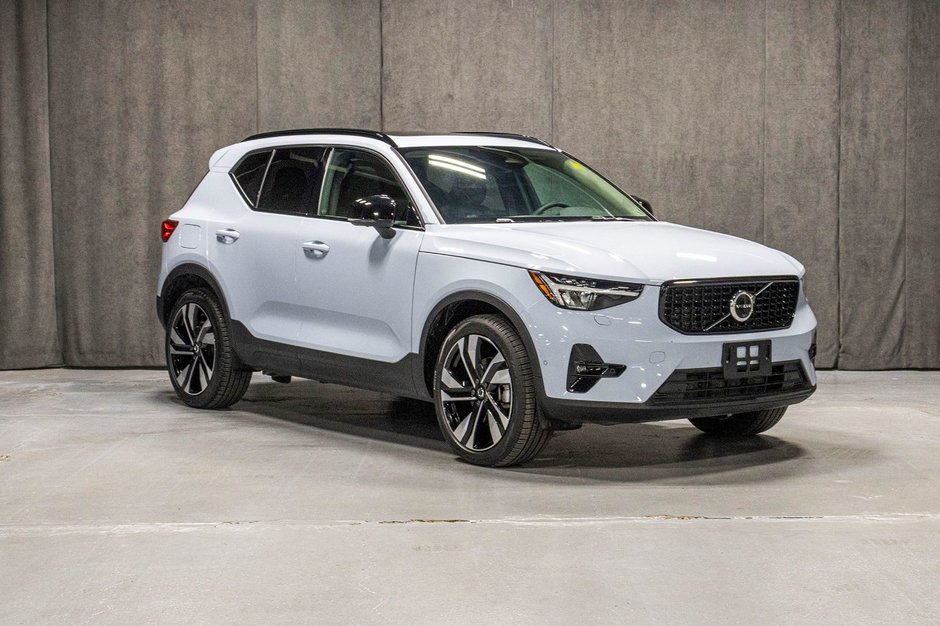 2025 Volvo XC40 B5 PLUS DARK CLIMATE-2