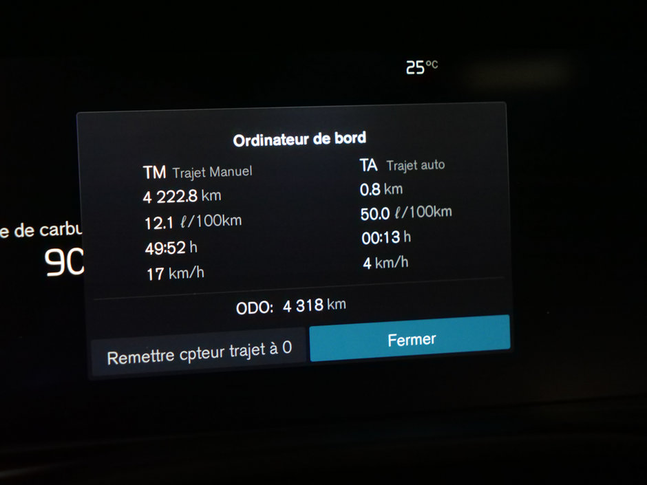 Volvo XC40 B5 ULTRA DARK 2025-11