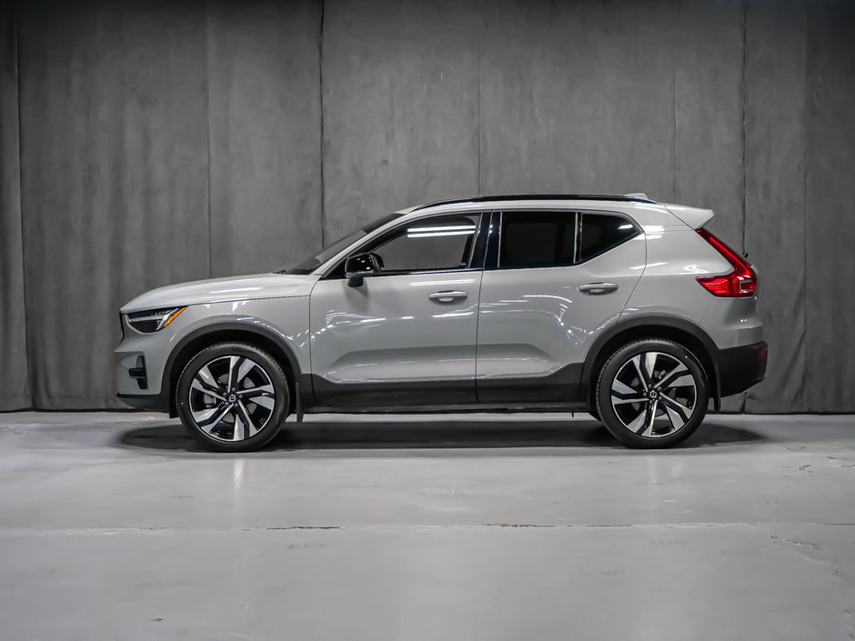 Volvo XC40 B5 ULTRA DARK 2025-3