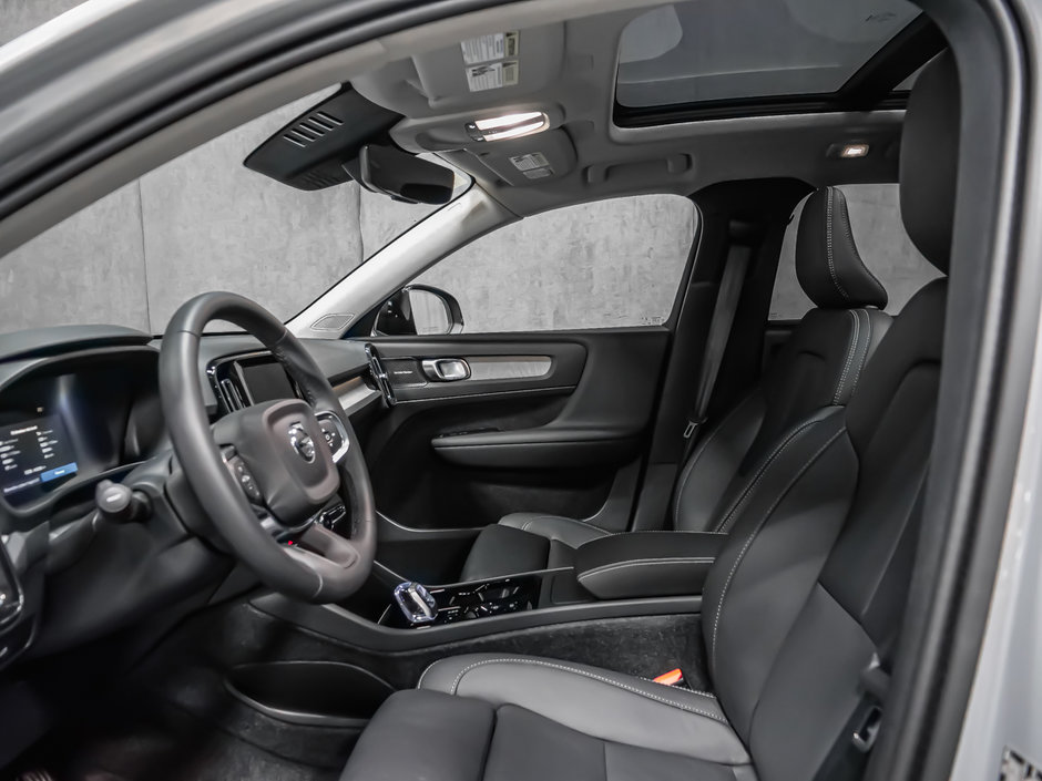 Volvo XC40 B5 ULTRA DARK 2025-14