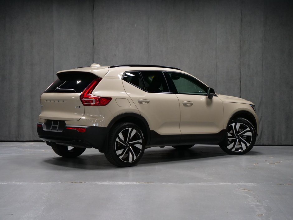 2025 Volvo XC40 B5 PLUS DARK CLIMATE-2