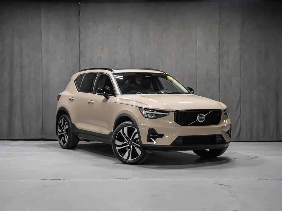 2025 Volvo XC40 B5 PLUS DARK CLIMATE-1