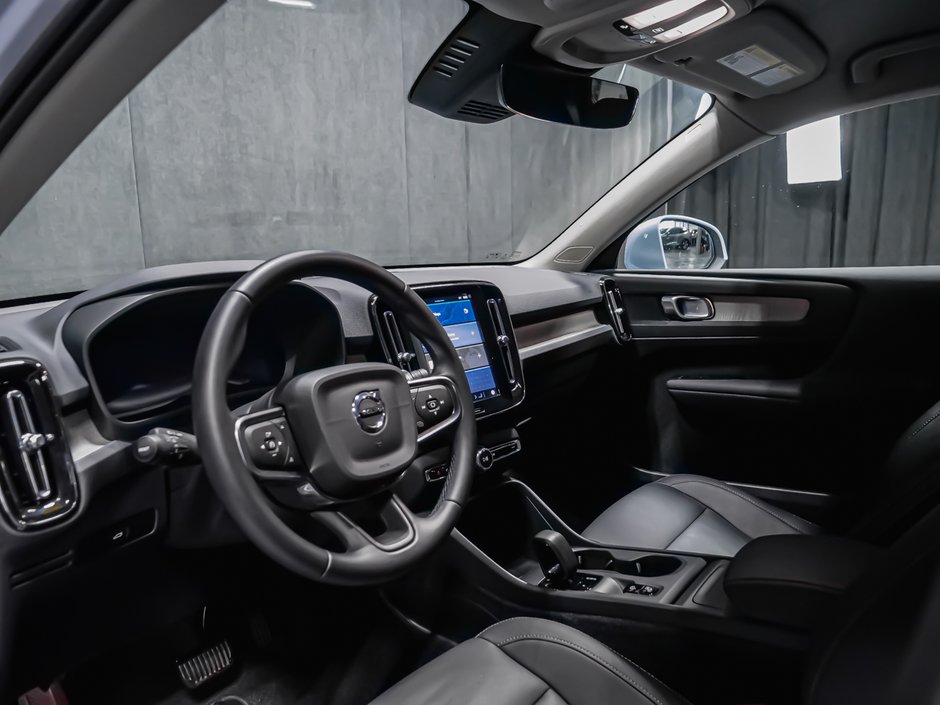 2025 Volvo XC40 B5 CORE BRIGHT CLIMATE-6