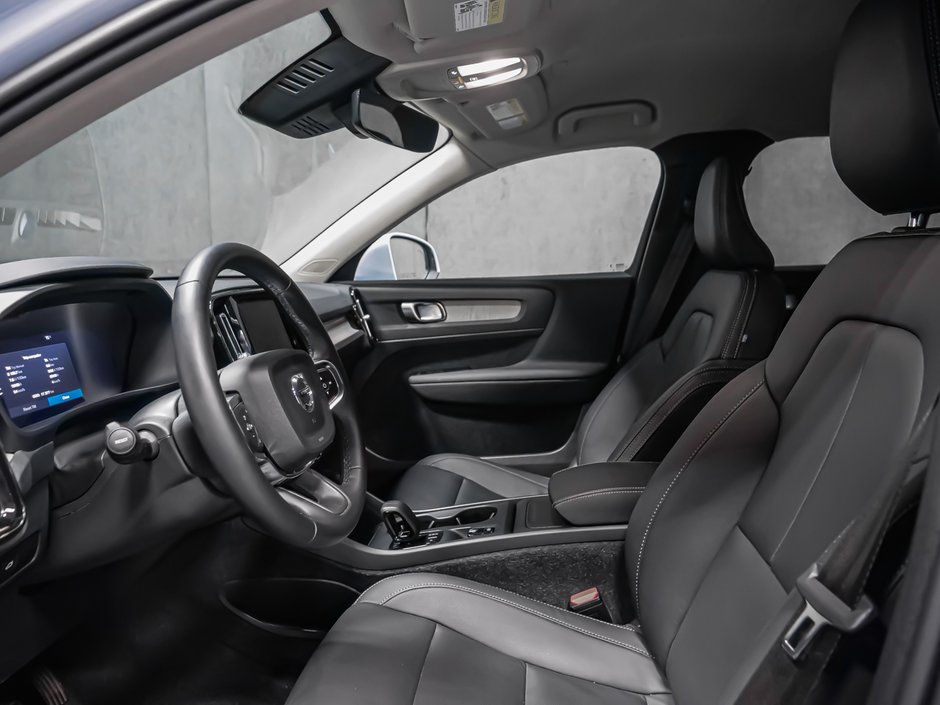 2025 Volvo XC40 B5 CORE BRIGHT CLIMATE-12