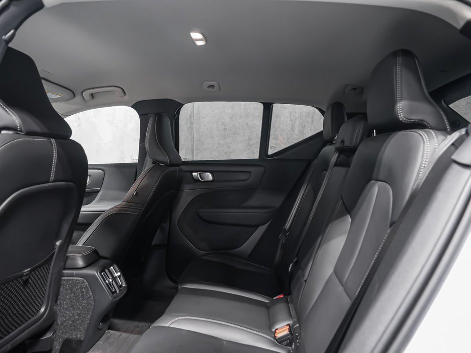 2025 Volvo XC40 B5 CORE BRIGHT CLIMATE-11