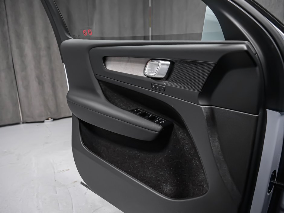 2025 Volvo XC40 B5 CORE BRIGHT CLIMATE-8