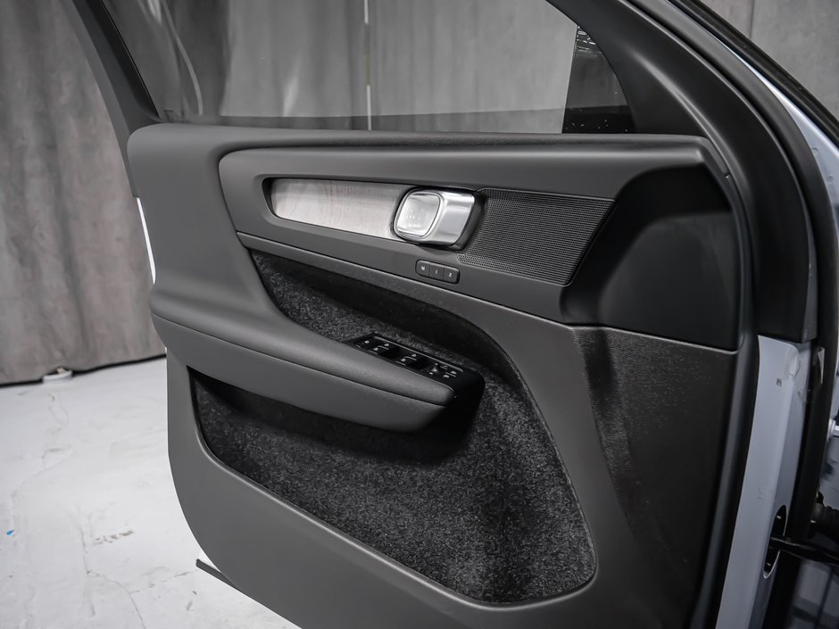 Volvo XC40 B5 PLUS CLIMATE 2025-10
