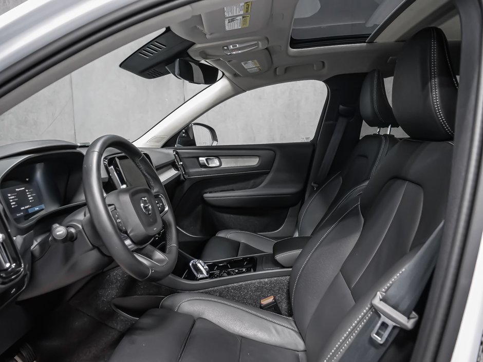 Volvo XC40 B5 PLUS CLIMATE 2025-11