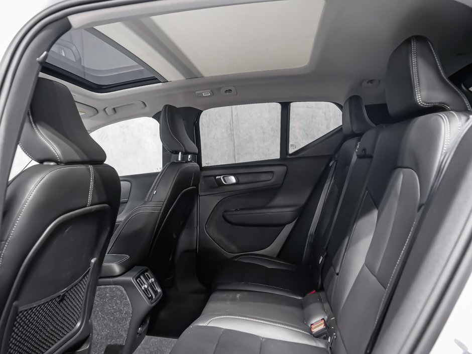 Volvo XC40 B5 PLUS CLIMATE 2025-12