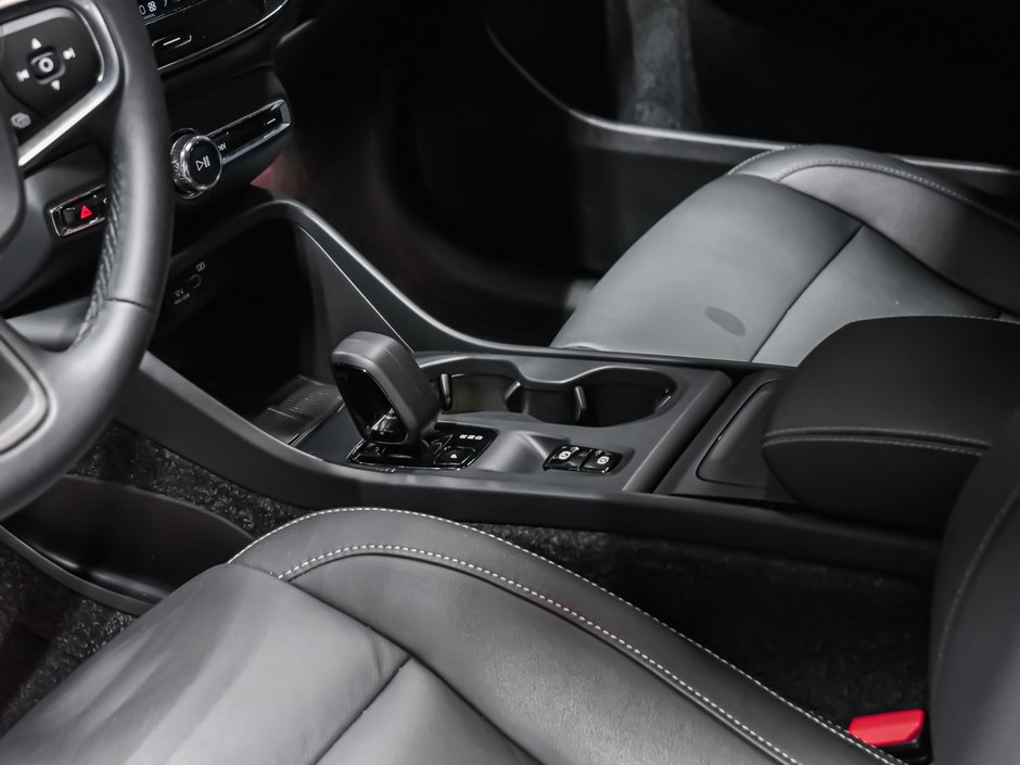 Volvo XC40 B5 CORE BRIGHT CLIMATE 2025-7