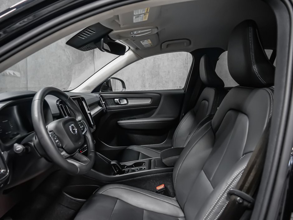 Volvo XC40 B5 CORE BRIGHT CLIMATE 2025-10