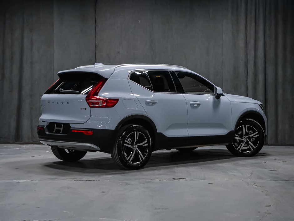Volvo XC40 B5 CORE BRIGHT 2025-2