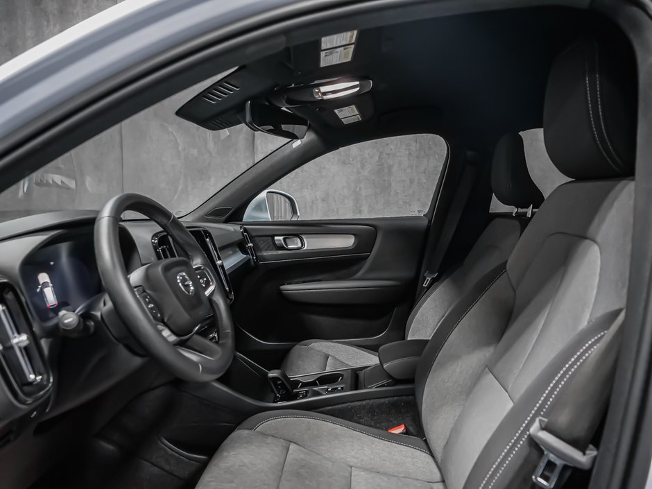 Volvo XC40 B5 CORE BRIGHT 2025-11