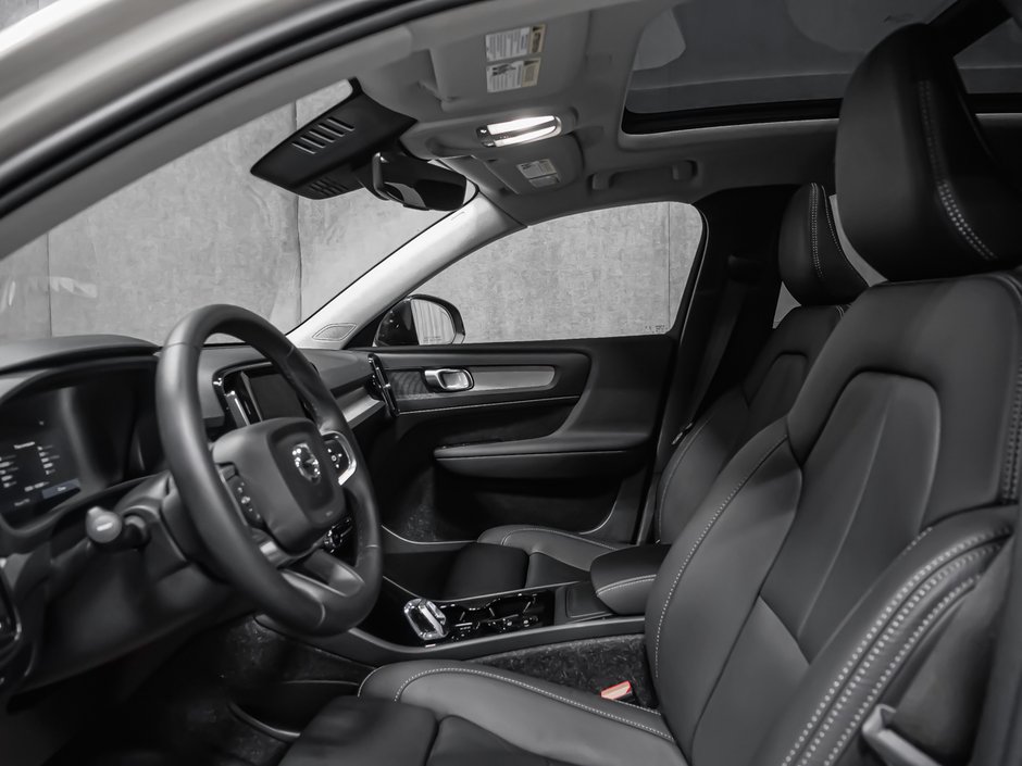 Volvo XC40 B5 PLUS DARK CLIMATE 2025-10