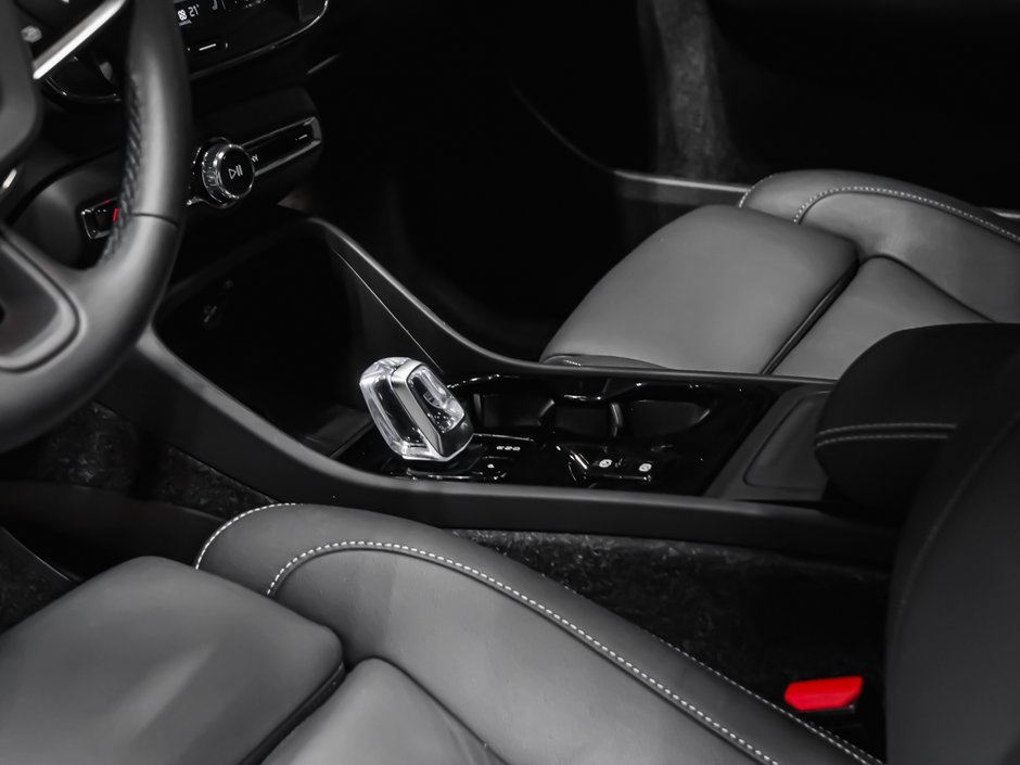 Volvo XC40 B5 PLUS DARK CLIMATE 2025-7