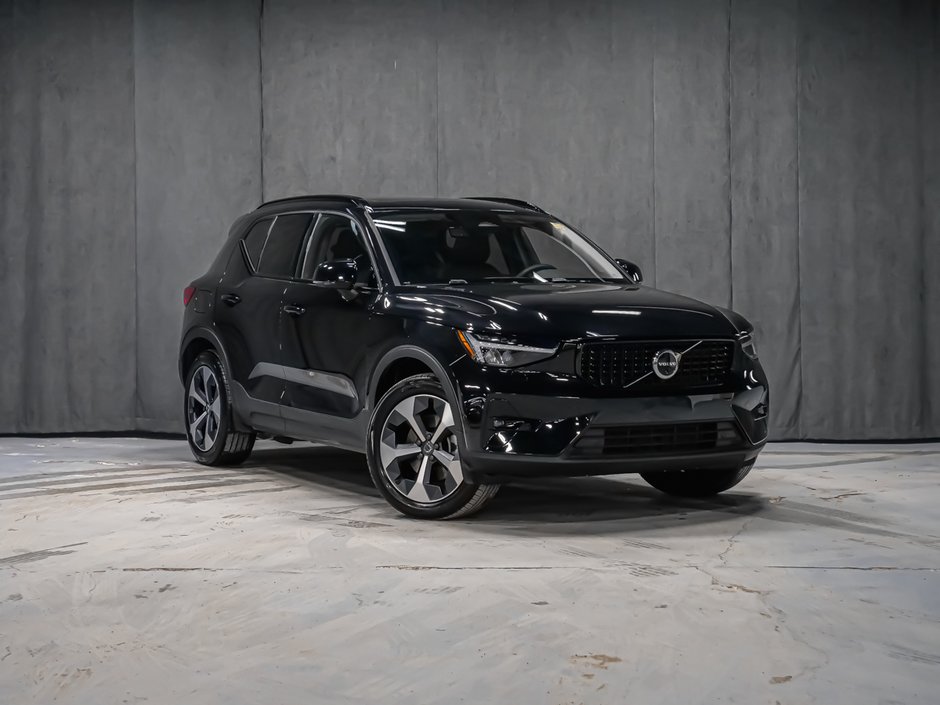 2025 Volvo XC40 B5 PLUS DARK CLIAMTE-1