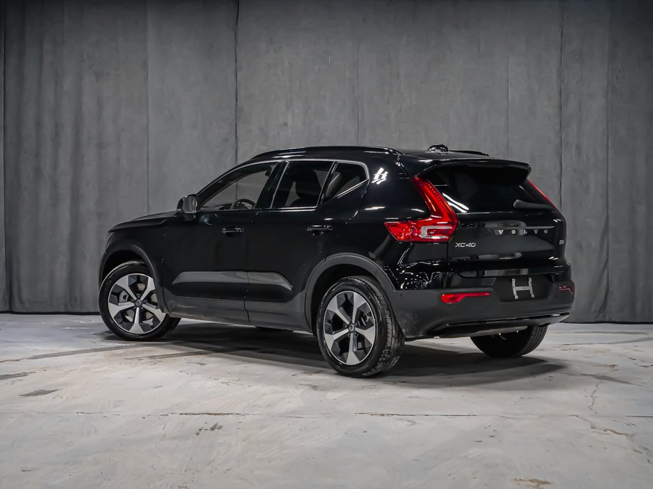 2025 Volvo XC40 B5 PLUS DARK CLIAMTE-4