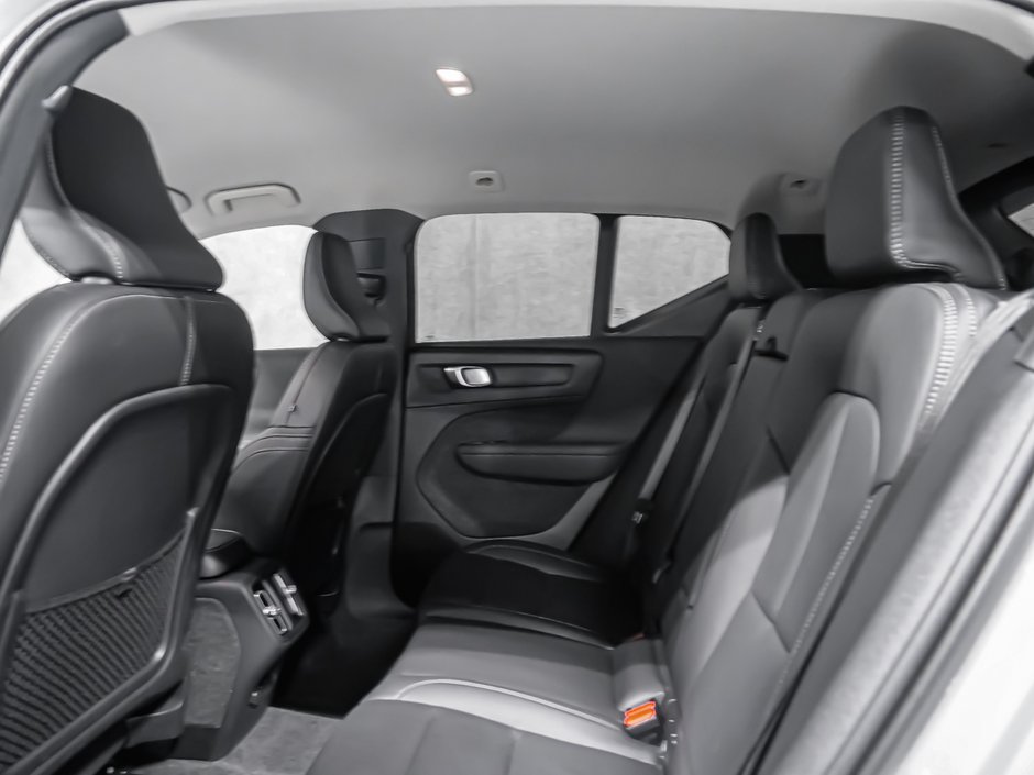2025 Volvo XC40 B5 CORE BRIGHT CLIMATE-10