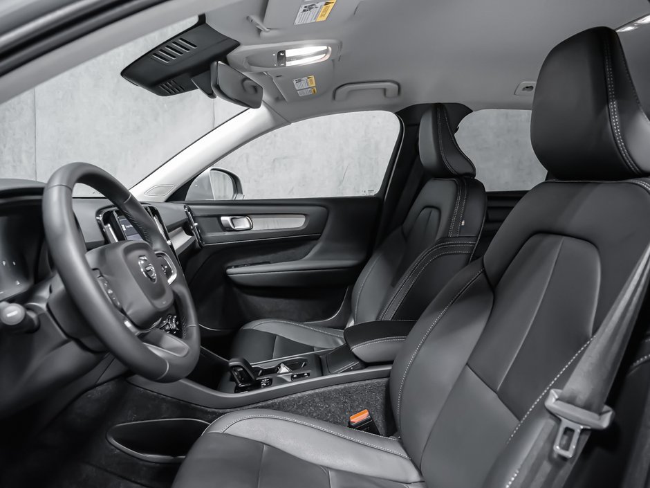 2025 Volvo XC40 B5 CORE BRIGHT CLIMATE-10