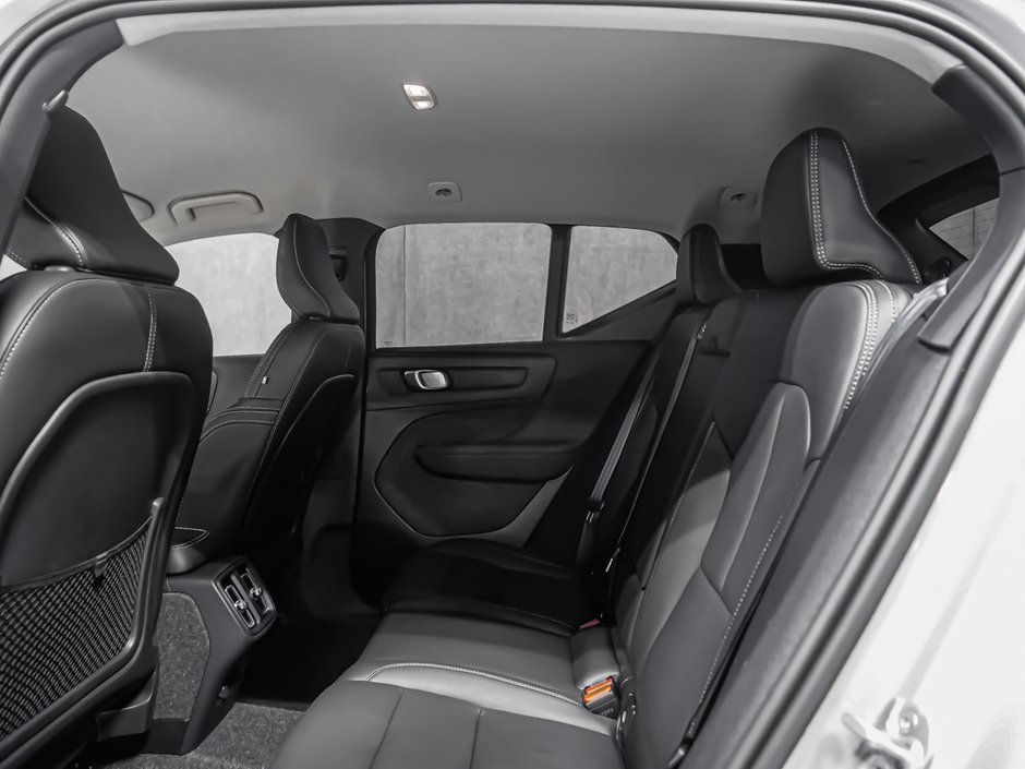 2025 Volvo XC40 B5 CORE BRIGHT CLIMATE-12