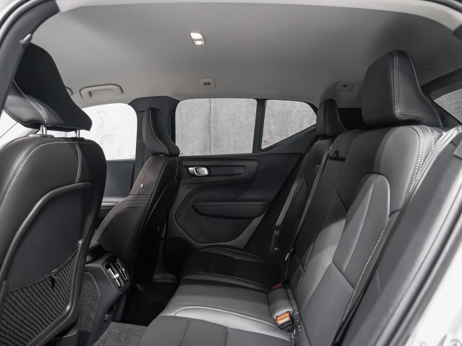 2025 Volvo XC40 B5 CORE BRIGHT CLIMATE-12