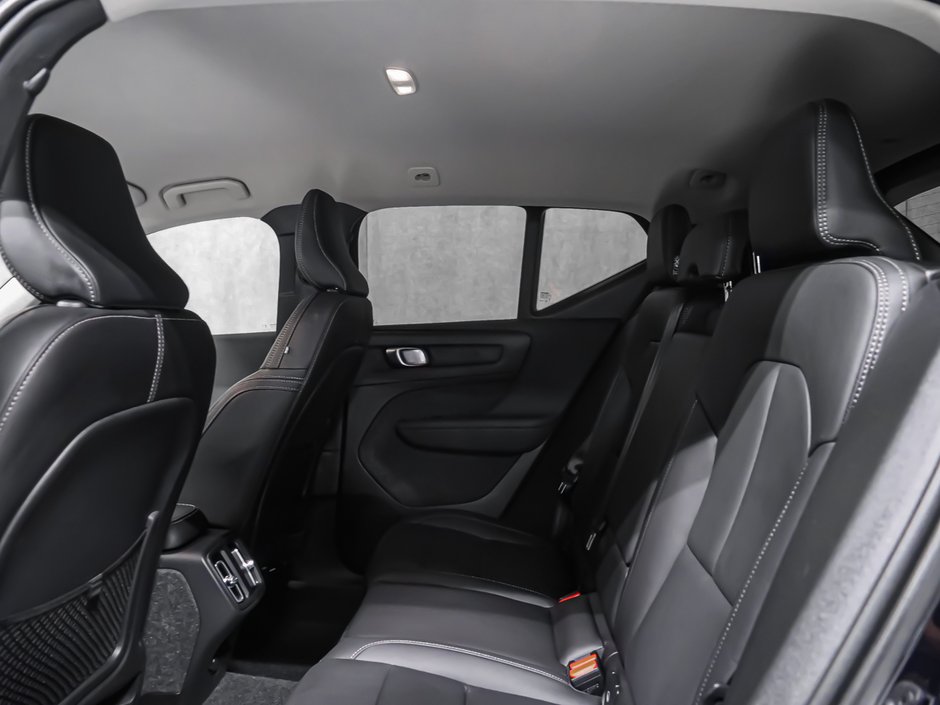 2025 Volvo XC40 B5 CORE BRIGHT CLIMATE-11