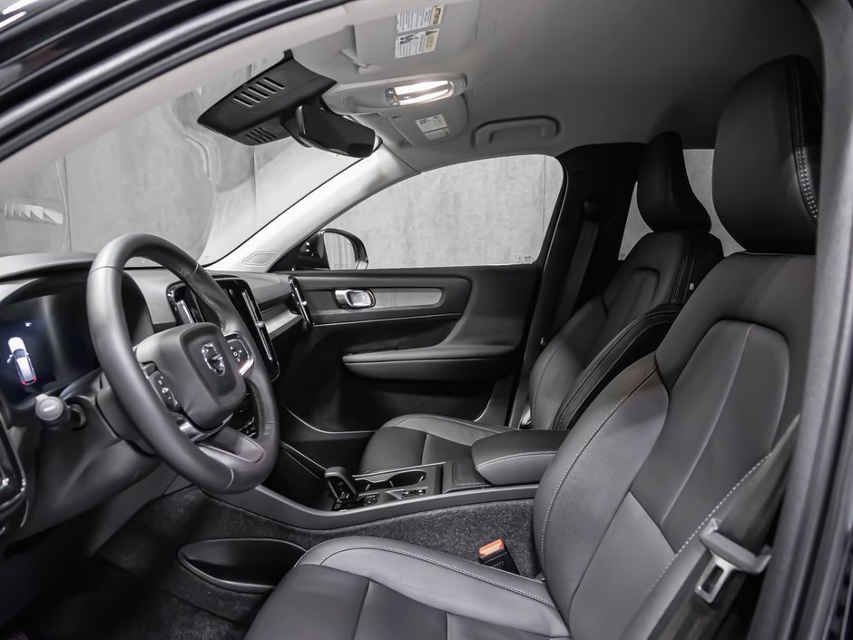 2025 Volvo XC40 B5 CORE BRIGHT CLIMATE-10
