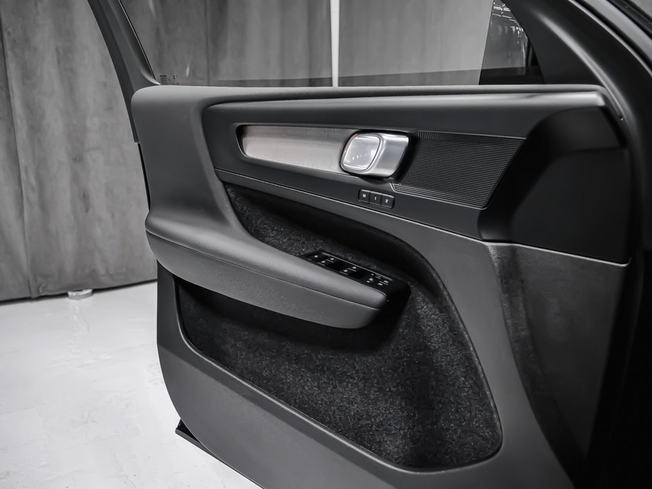 2025 Volvo XC40 B5 CORE BRIGHT CLIMATE-9
