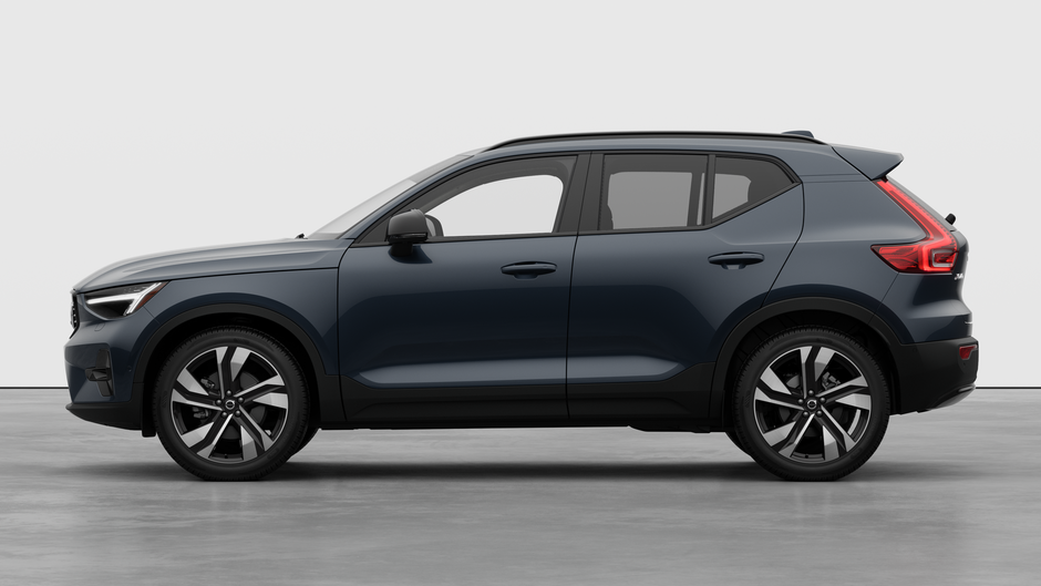 Volvo XC40 Plus Dark Theme 2026-7