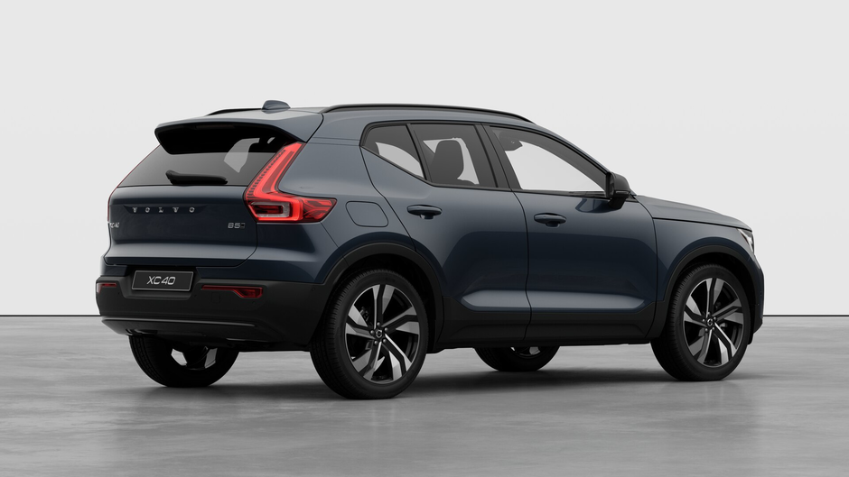Volvo XC40 Plus Dark Theme 2026-3