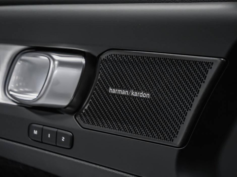 Volvo XC40 Ultra Black Edition 2026-13
