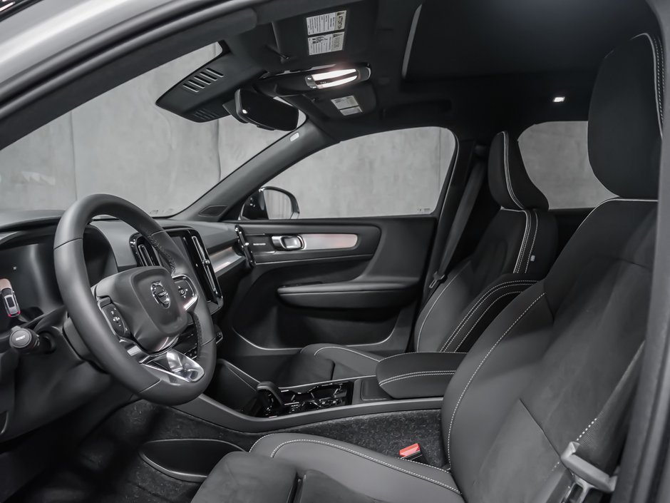 Volvo XC40 Ultra Black Edition 2026-15