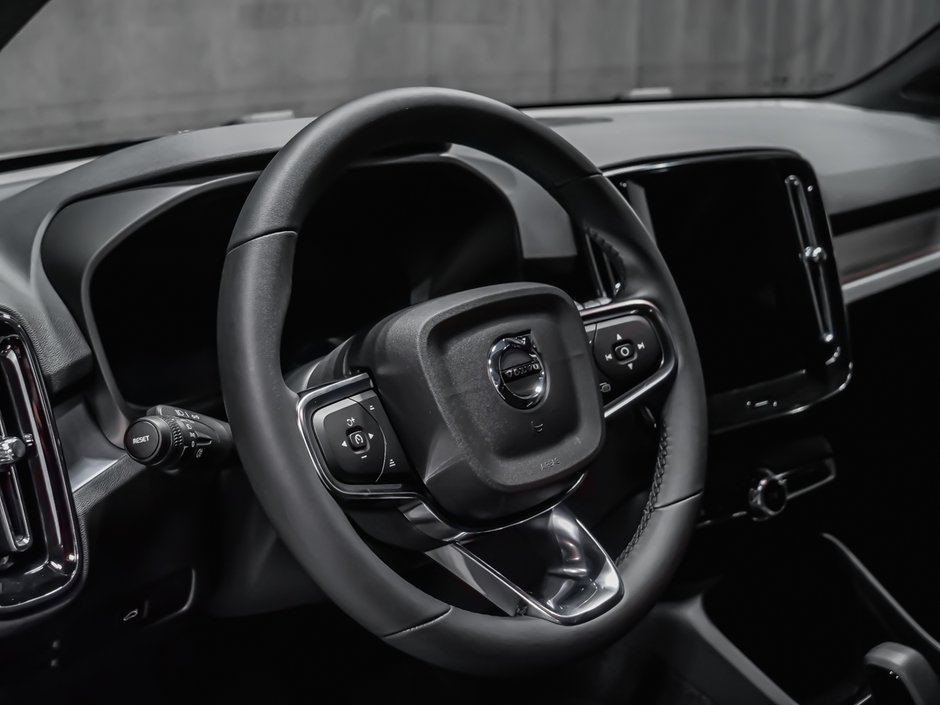 Volvo XC40 Ultra Black Edition 2026-11