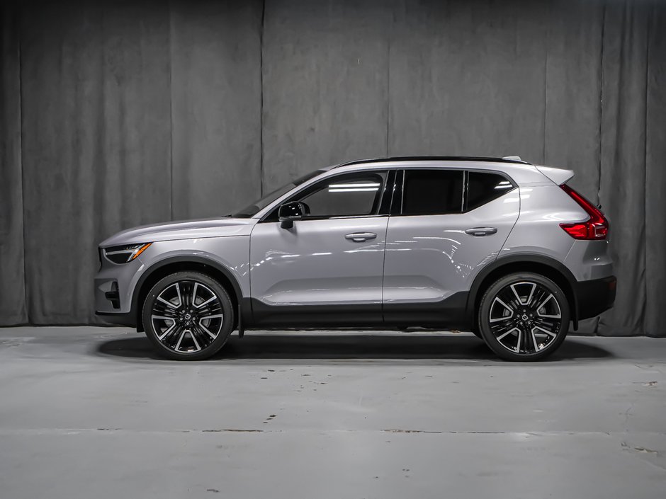 2026 Volvo XC40 Plus (Dark Theme)-4