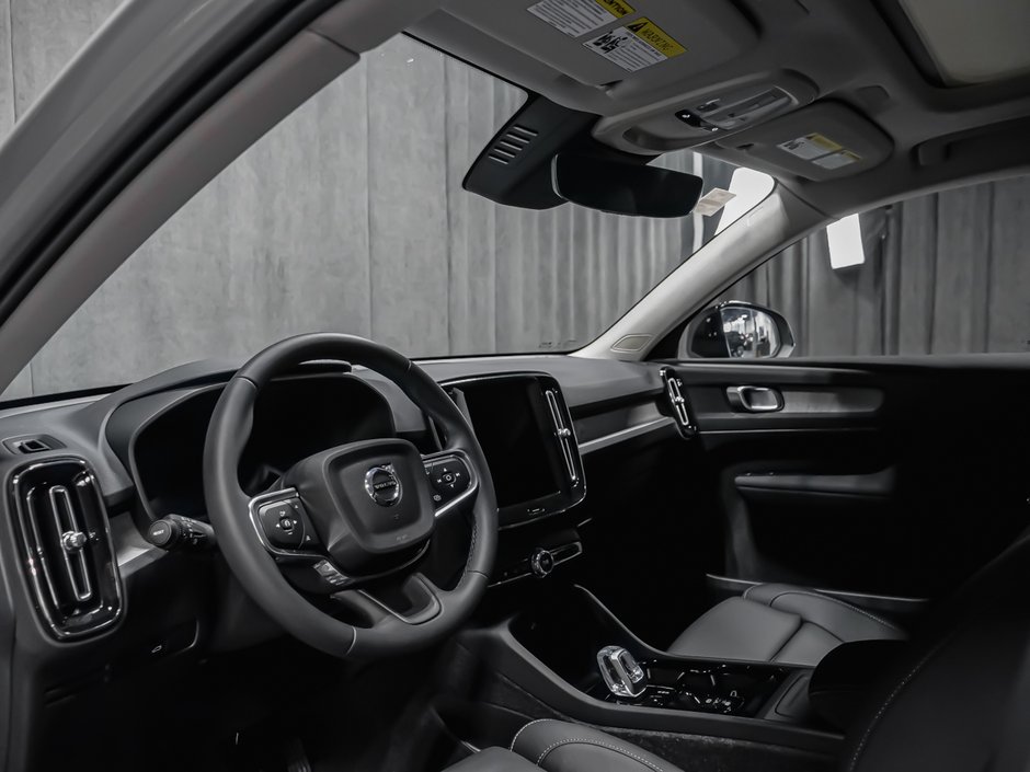 2026 Volvo XC40 Plus (Dark Theme)-6